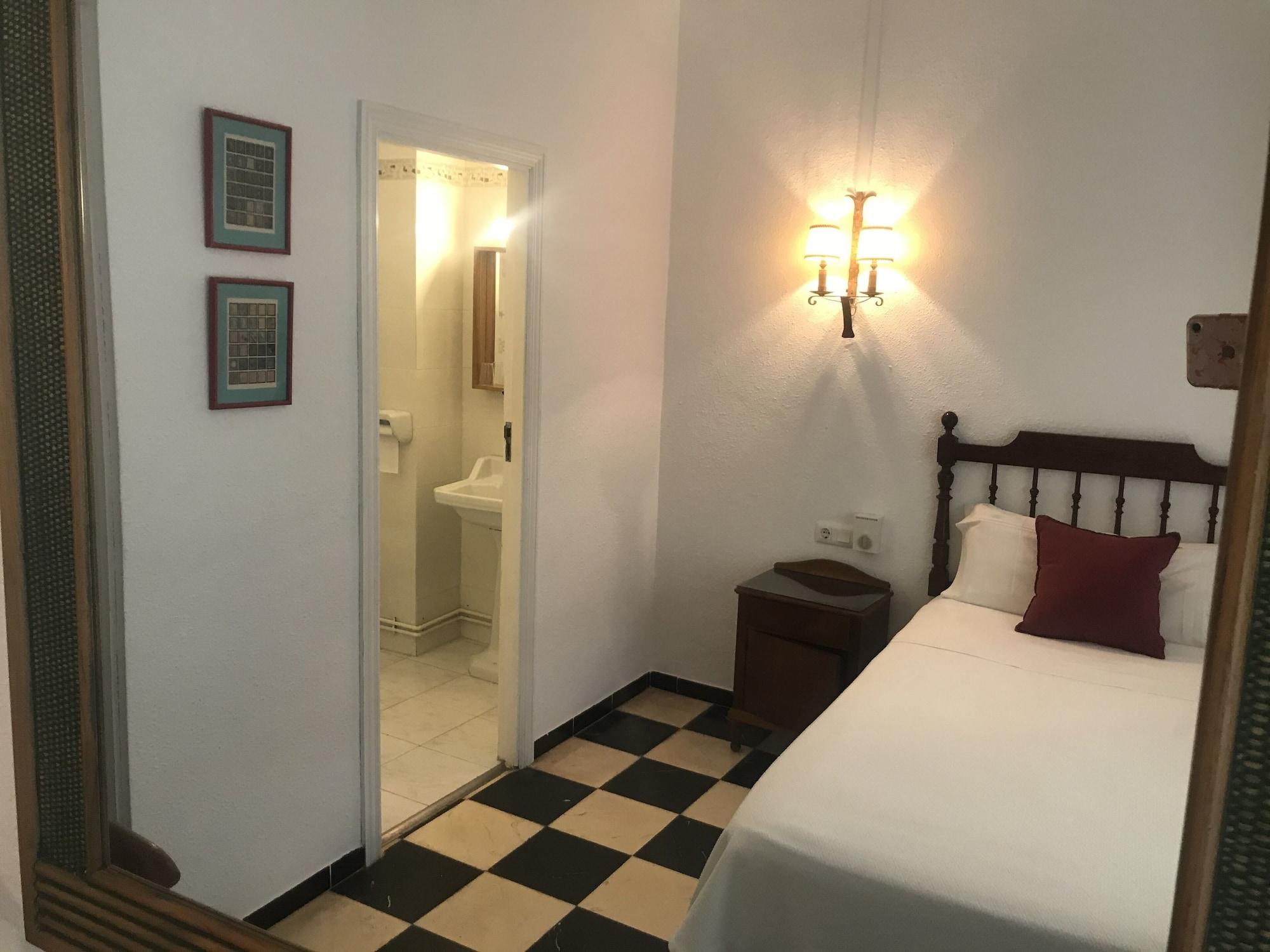 Hostal Cas Bombu Cala Ratjada  Exteriör bild