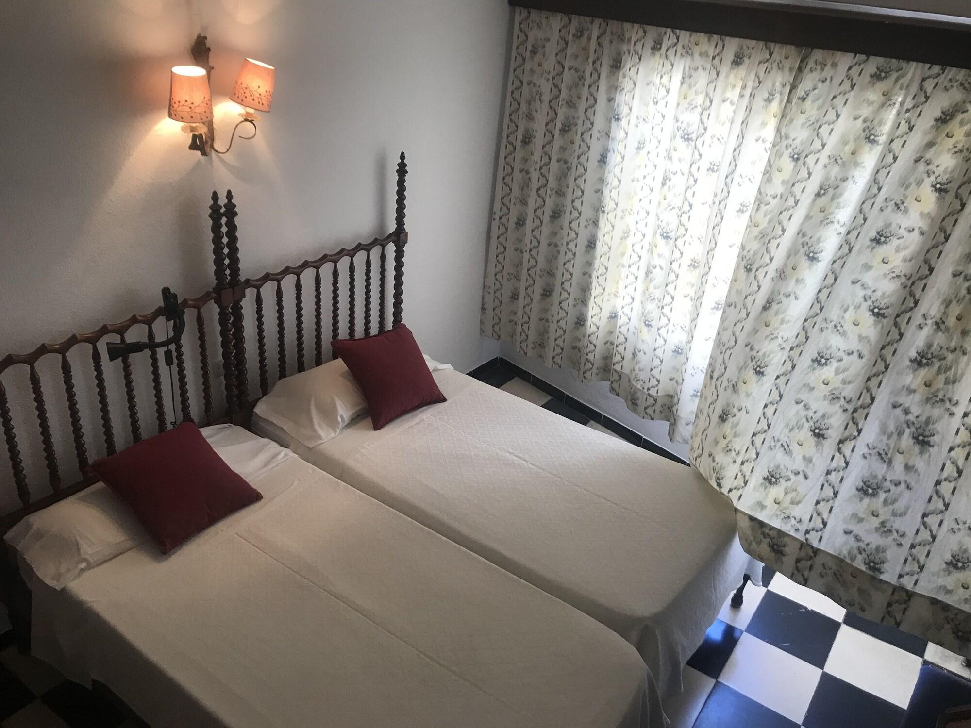 Hostal Cas Bombu Cala Ratjada  Exteriör bild