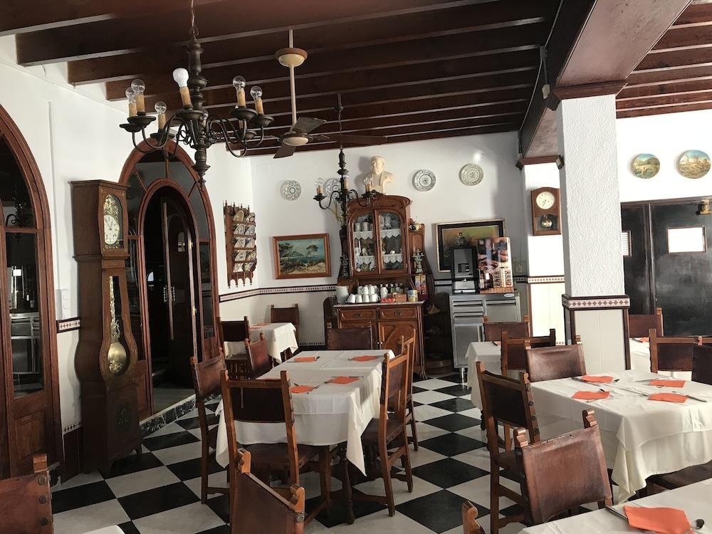 Hostal Cas Bombu Cala Ratjada  Exteriör bild