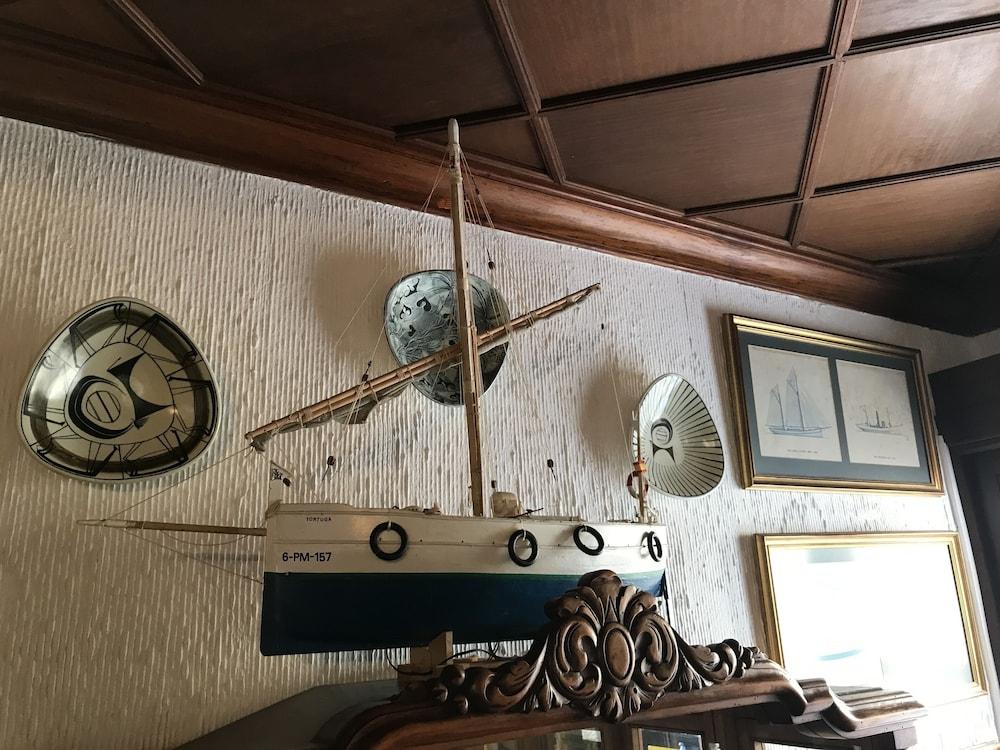 Hostal Cas Bombu Cala Ratjada  Exteriör bild