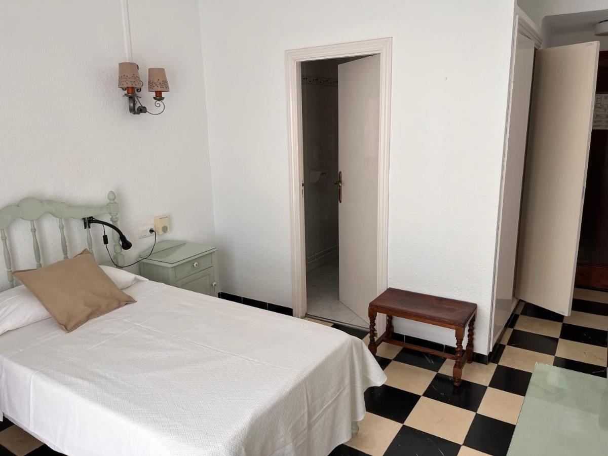 Hostal Cas Bombu Cala Ratjada  Exteriör bild