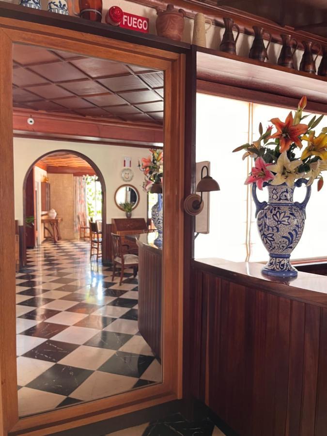 Hostal Cas Bombu Cala Ratjada  Exteriör bild