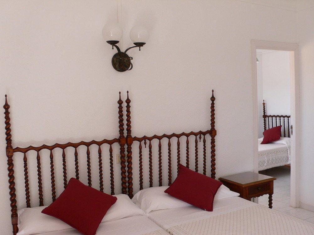 Hostal Cas Bombu Cala Ratjada  Exteriör bild