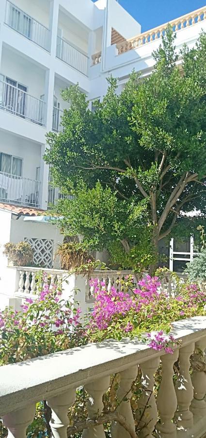 Hostal Cas Bombu Cala Ratjada  Exteriör bild