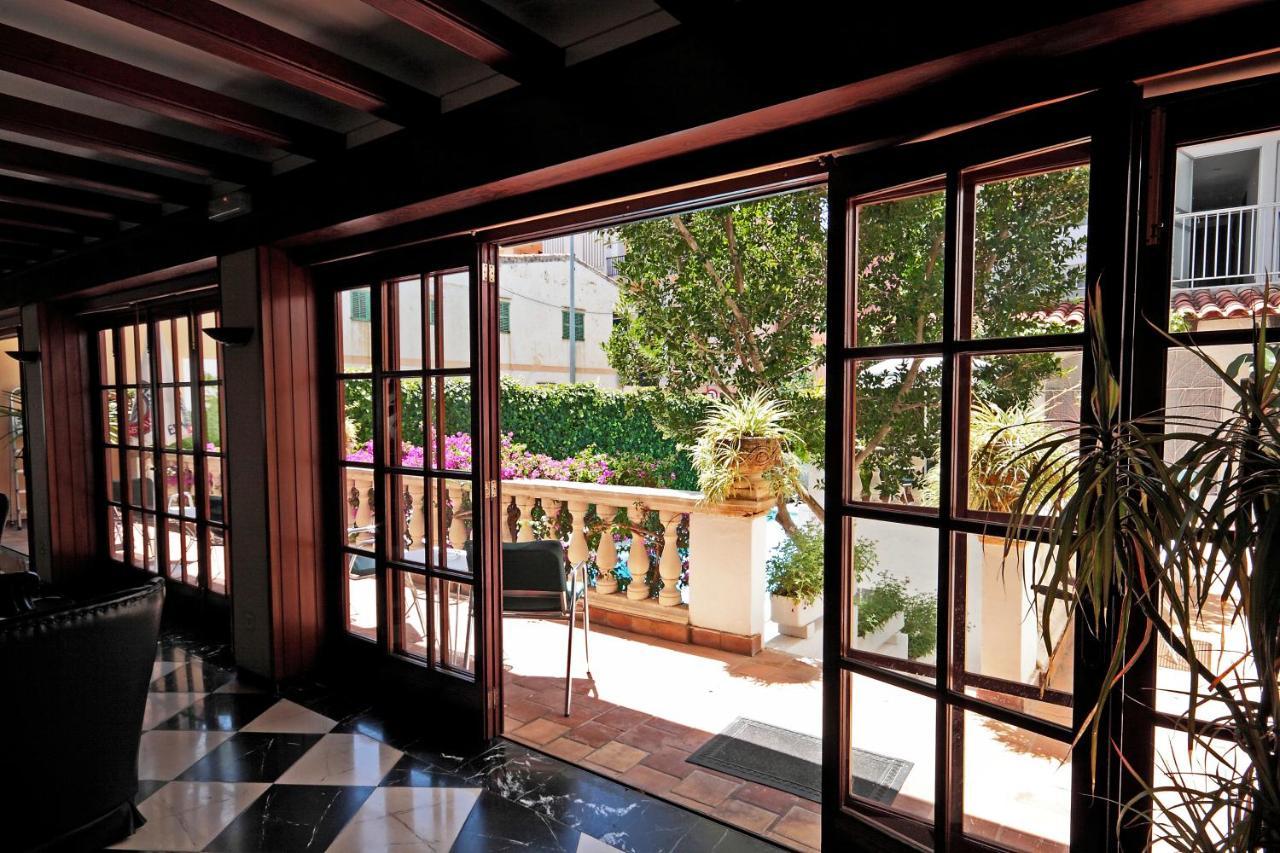 Hostal Cas Bombu Cala Ratjada  Exteriör bild
